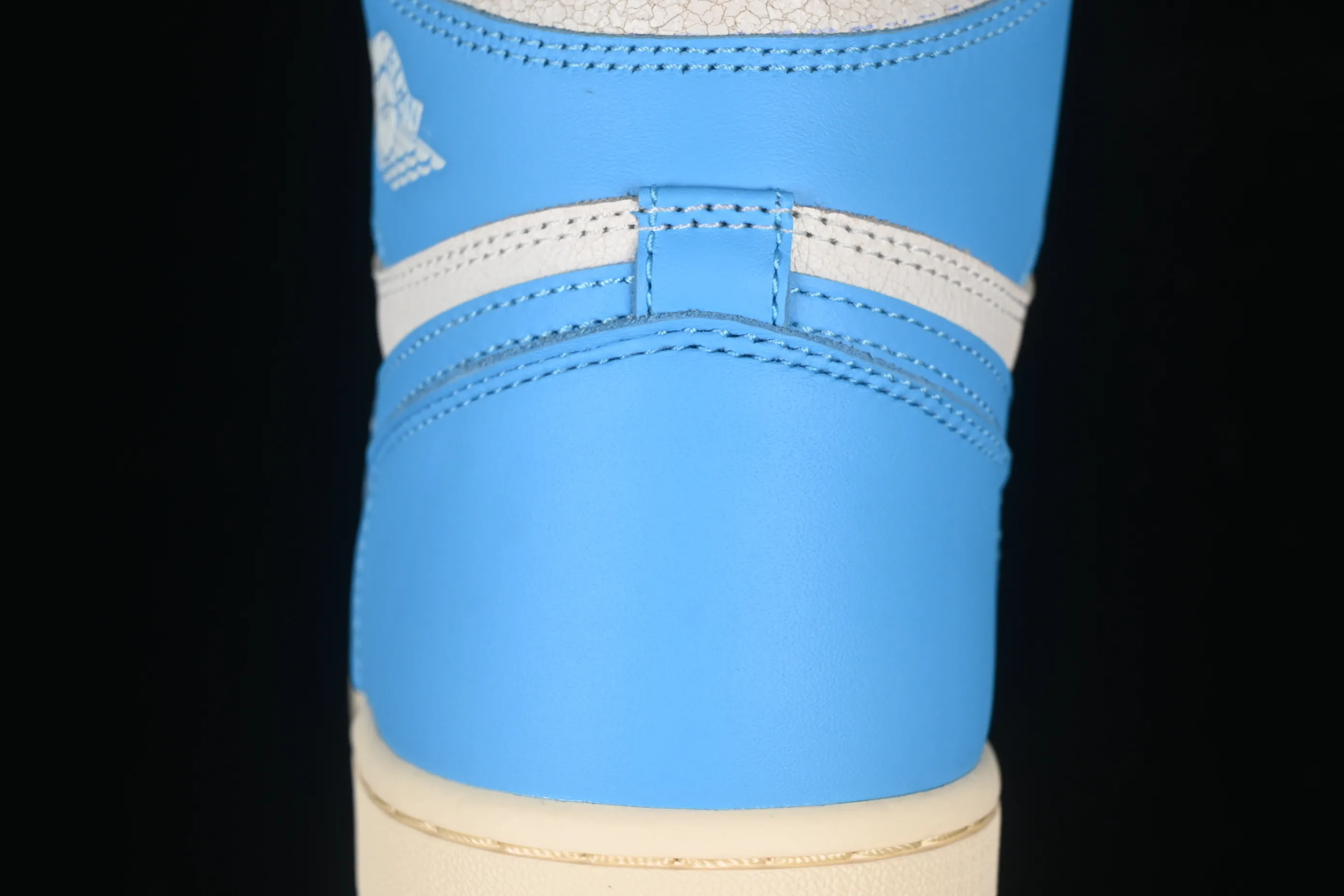 All Categories Air Jordan Jordan Series Basketball Shoes Air Jordan 1 High Special Price OG Version Air Jordan 1 High OG "UNC Reimagined" AJ1 Joe 1 Old North Carolina Blue DZ5485-402
